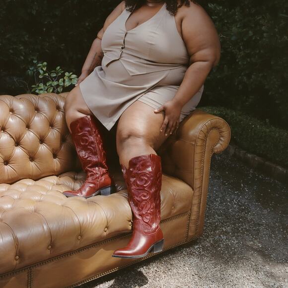 NWT Dolce Vita Mirla Extra Wide Calf Oxblood Leather Knee High Western Boots 9.5 - Picture 3 of 15